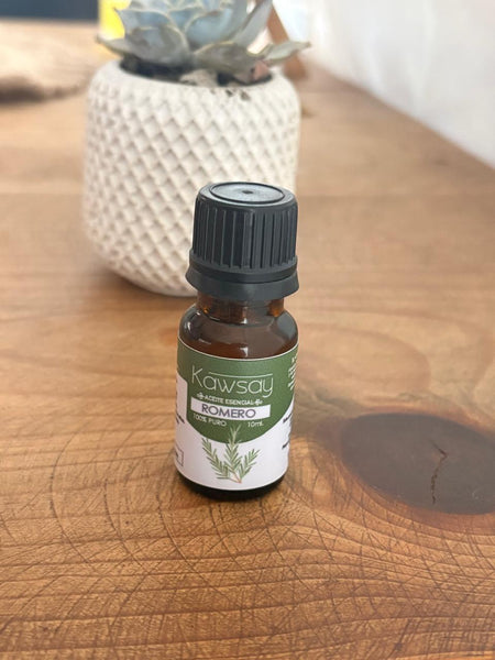 Frasco ámbar de aceite esencial de Romero Kawsay de 10 ml 100% puro y grado terapéutico para aromaterapia, masajes y regulación emocional.